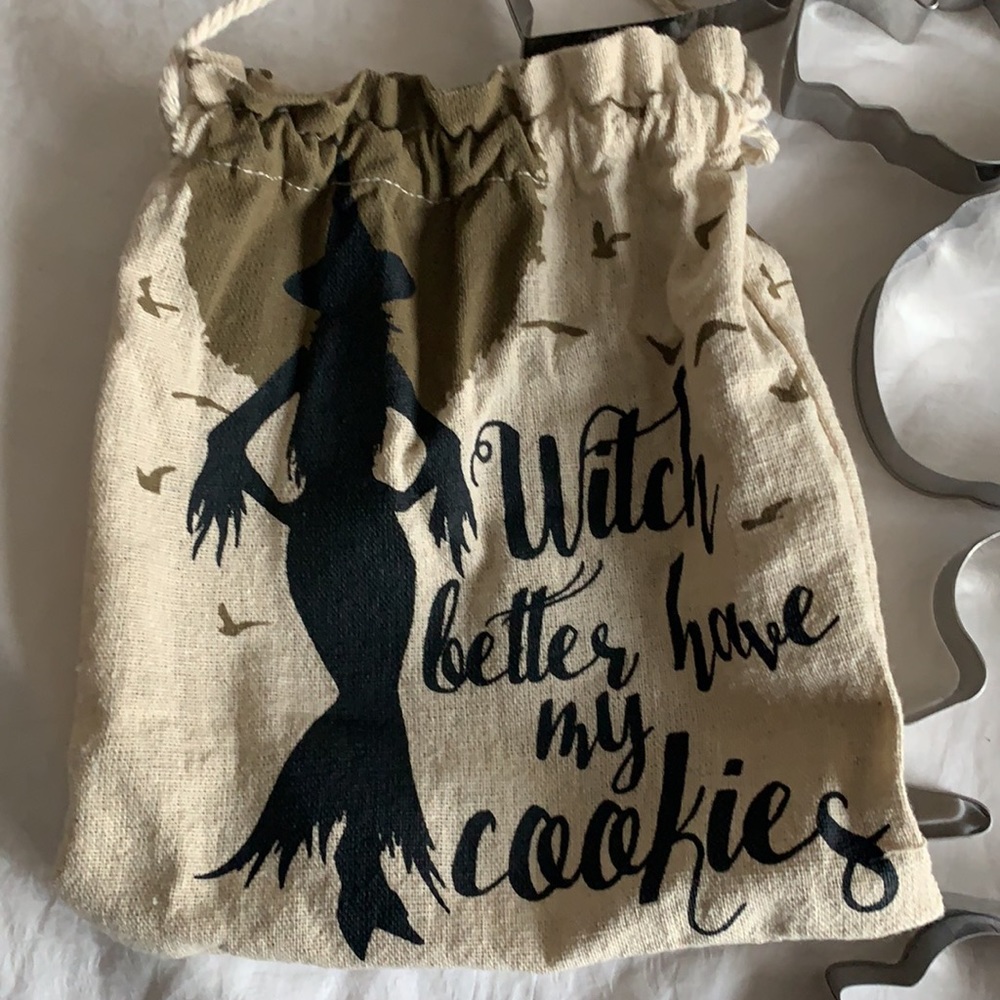 HALLOWEEN CIROA 10 Cookie Cutters w/Drwastring Bag - Picture 3 of 10